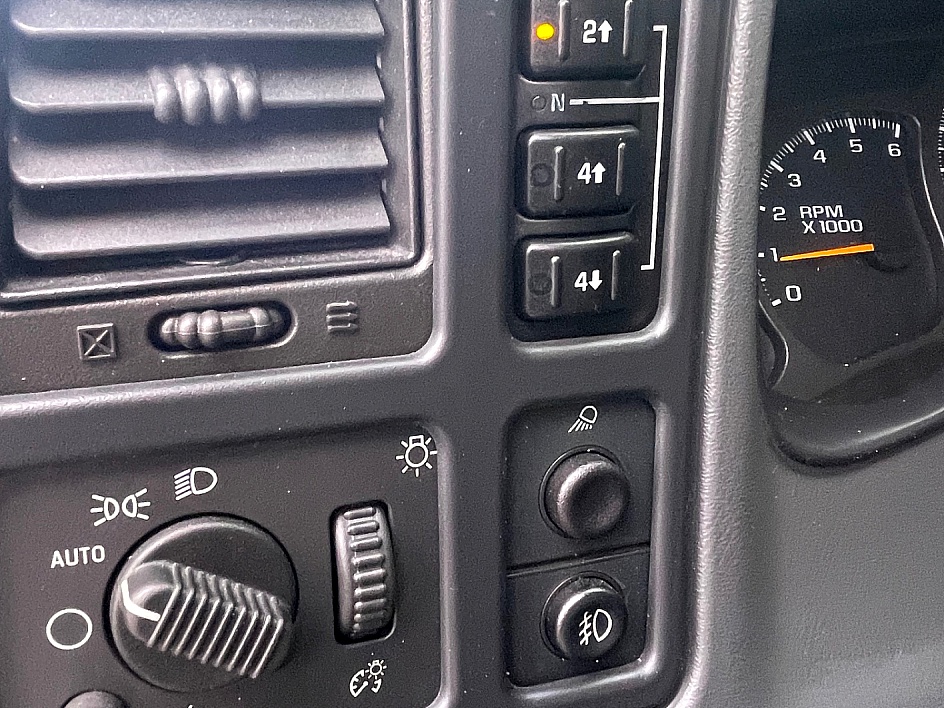 2004 Chevrolet Silverado LT