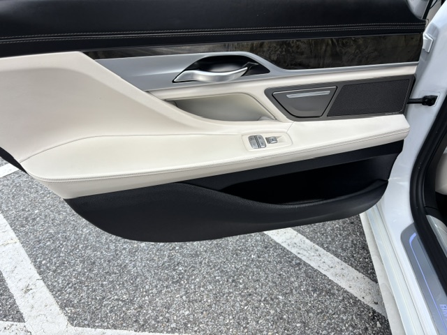 2020 BMW 750i xDrive