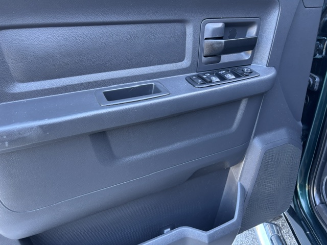 2011 Dodge RAM ST Crew Cab SWB 4WD