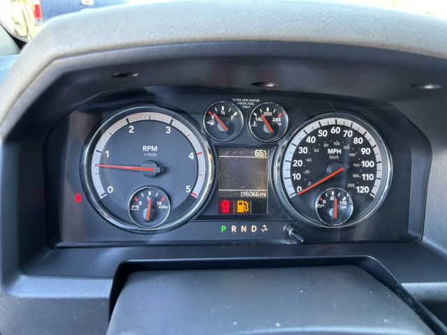 2011 Dodge RAM ST Crew Cab SWB 4WD