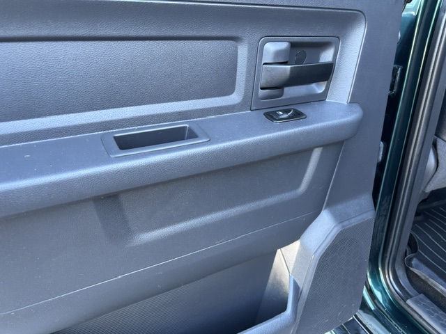 2011 Dodge RAM ST Crew Cab SWB 4WD