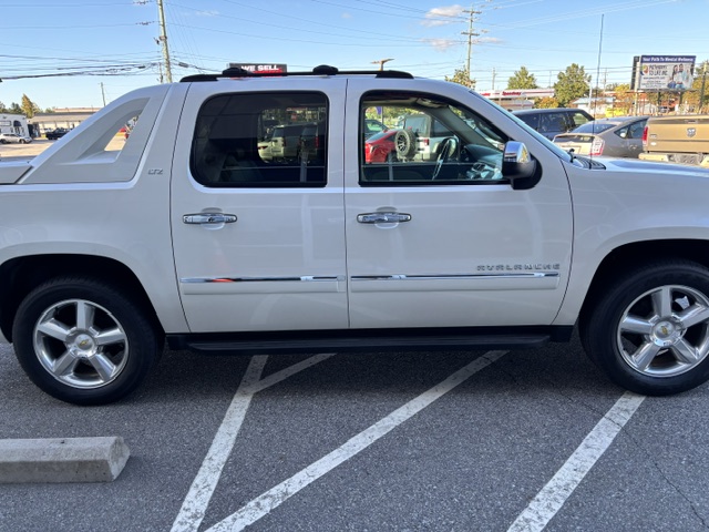 2011 Chevrolet Avalanche LTZ
